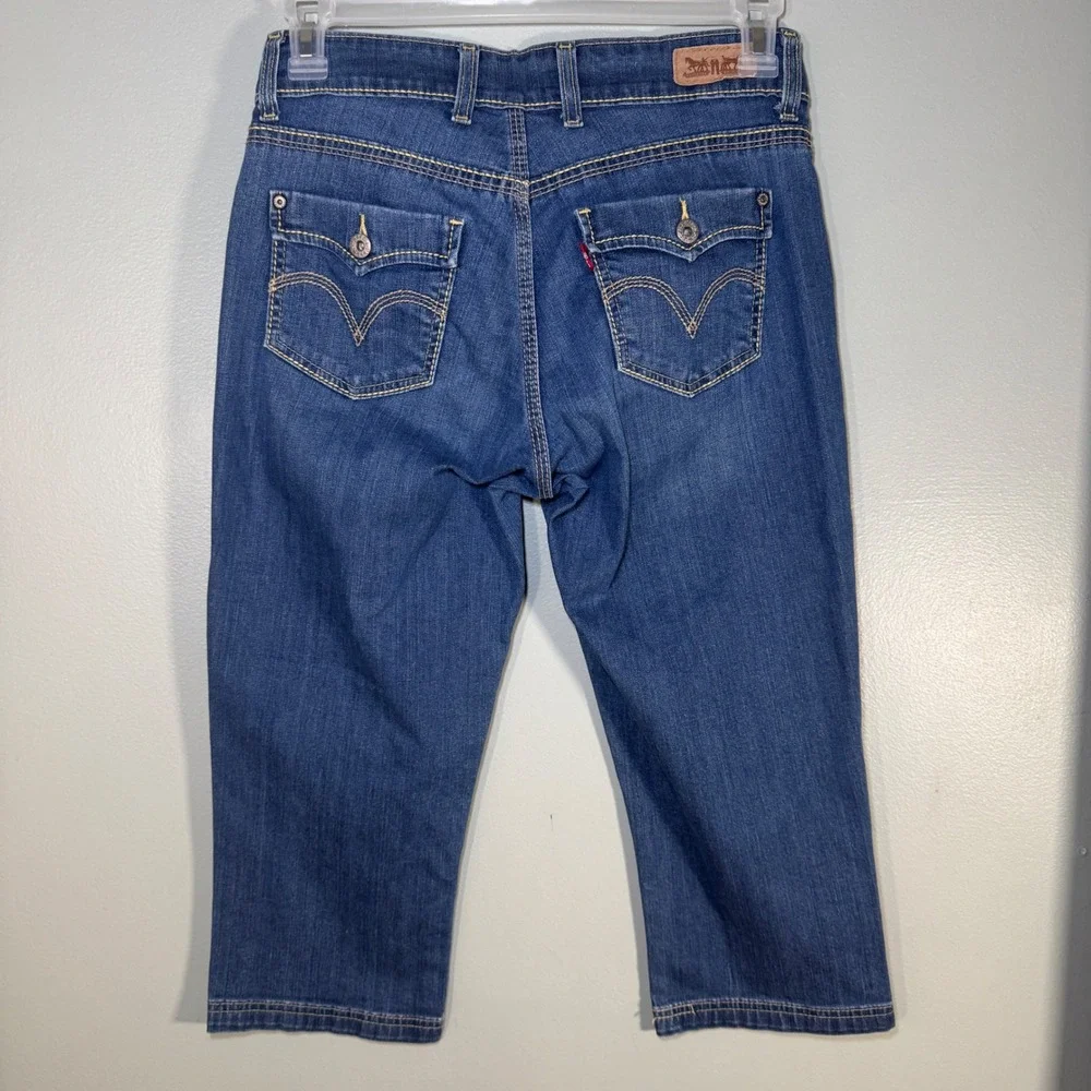 Levi's Medium Wash Double Button Denim Capri Cropped Jeans Women's Size 6 W28